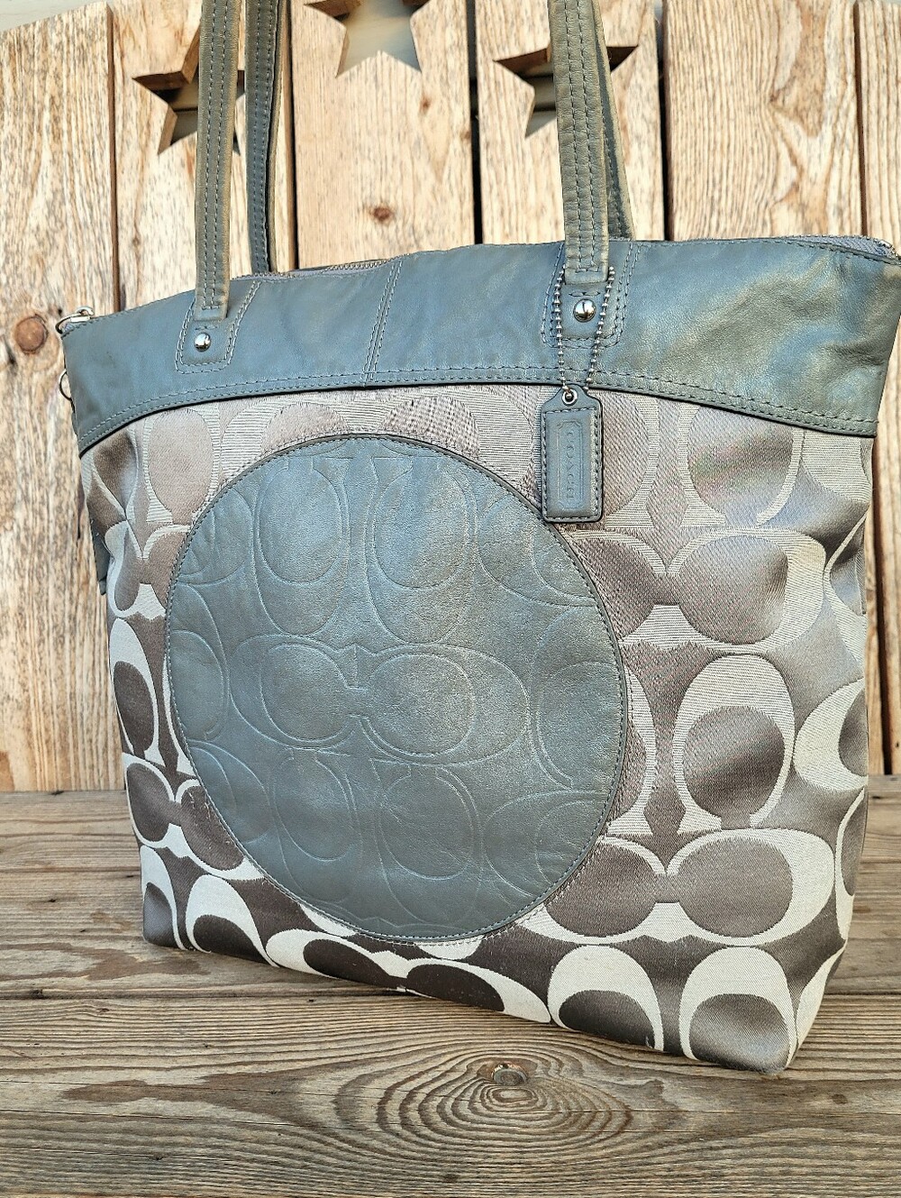Authentic COACH Laura Signture C X-Large Gray Shoulder Handbag